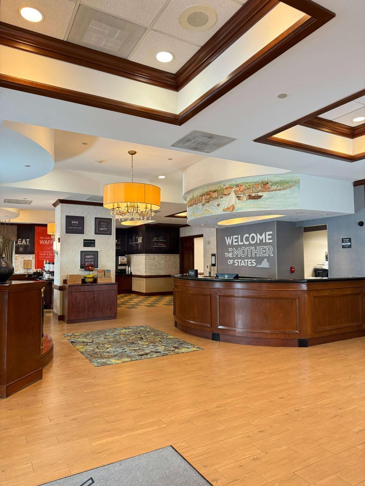Hampton Inn Alexandria/Old Town Exterior photo
